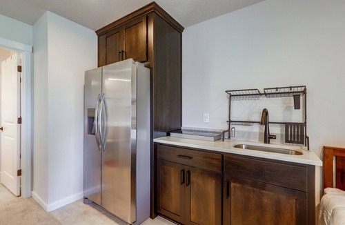 Gresham Apartment | PNW Home Base! Gresham Studio w/ Patio