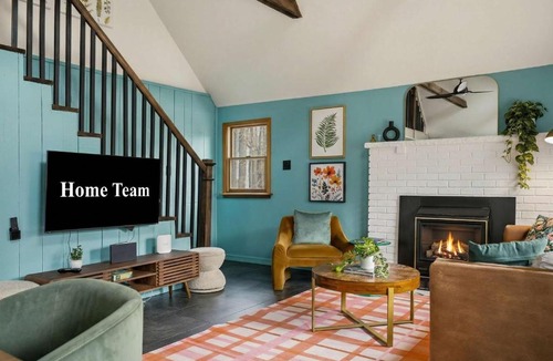 Pocono Lake House | Pocono Retreat Spacious Deck Fire Pit Games