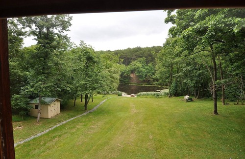 Berkeley Springs Cabin | Pondview Cabin - Log Cabin Retreat