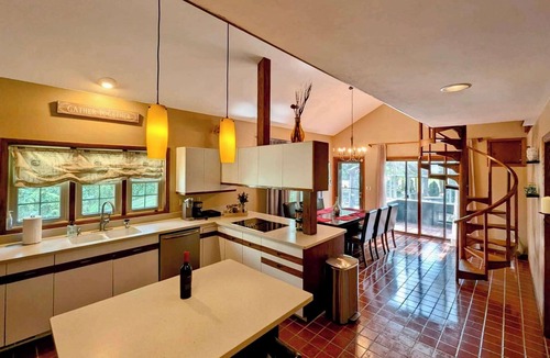 Rockford House | Pool, Arcade, Hot Tub and more @16th and Aldeen