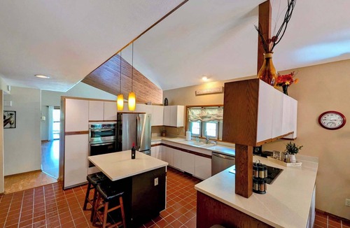Rockford House | Pool, Arcade, Hot Tub and more @16th and Aldeen
