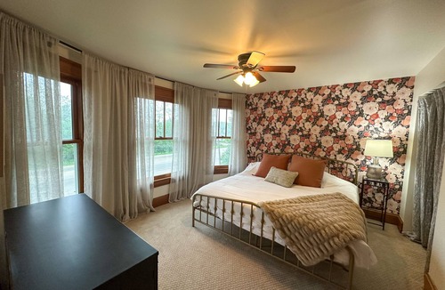 Fox Valley Other | Pool Outdoor Grill + Bar Playground 3 king beds 2 Ovens Fire table