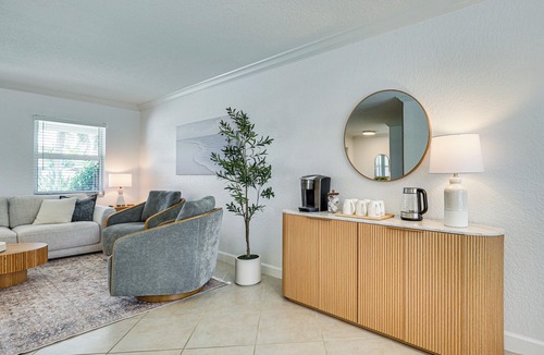 Tropic Palms House | Poolside Oasis! Family Home 4 Mi to Delray Beach