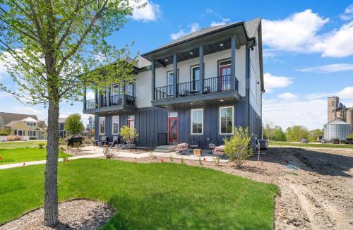 Ottawa House | Port Place Paradise