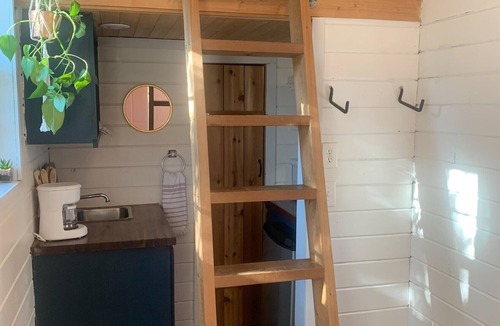 Rainbow Cabin | Prairie Rose Tiny House at Brazos House Retreat