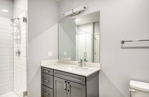 Arlington Heights Apartment | Premium Arlington Heights 1BR w/ Gym & W/D, near I-90, by Blueground