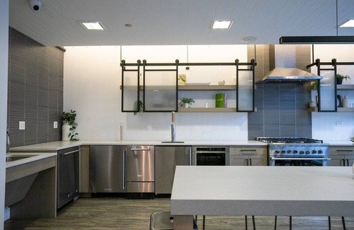 South Loop Apartment | Premium South Loop 2BR w/Gym & Roof, nr Grant Park, by Blueground