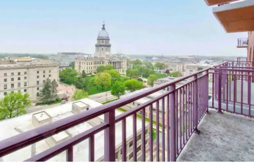 Springfield Apartment | Presidents Retreat | Amazing View of State Capitol