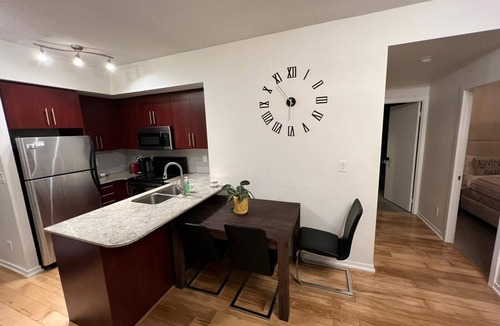 Toronto Entertainment District Condo | Prestigious 2-Bdrm Condo - across from Scotiabank Arena