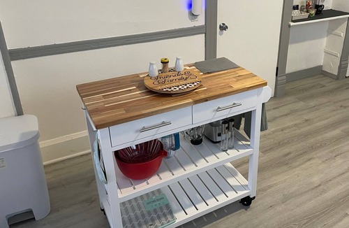 Avondale Apartment | Prime 2-bedroom apartment in wonderful Avondale, 6 miles to downtown with WiFi