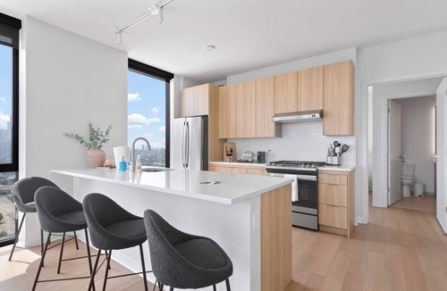 River North Apartment | Prime Lincoln Park Views + Modern Amenities Await