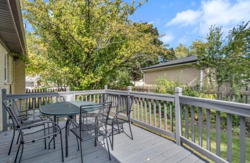Schaumburg House | Prime Location, Cozy & Spacious home in Schaumburg