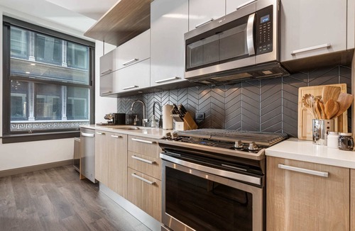 Downtown Chicago Apartment | Prime Loop Apts + Convenience for Groups
