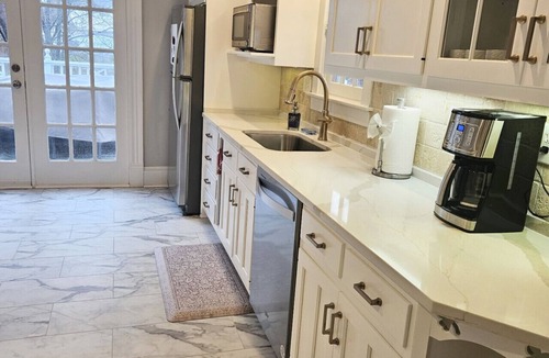 West Hartford House | Prime West Hartford Center Location: Historic Gem
