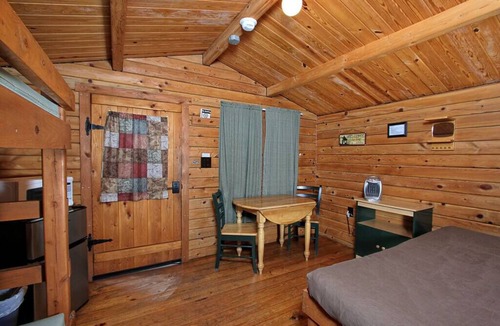 Centre Hall Cabin | Primitive Cabin PC2