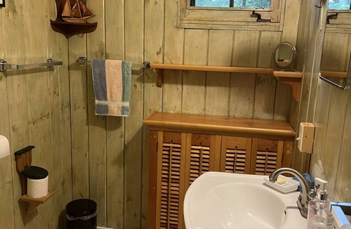 West Hartland Cottage | Pristine Private Lakefront Cottage in West Hartland CT - Two Season Rentals