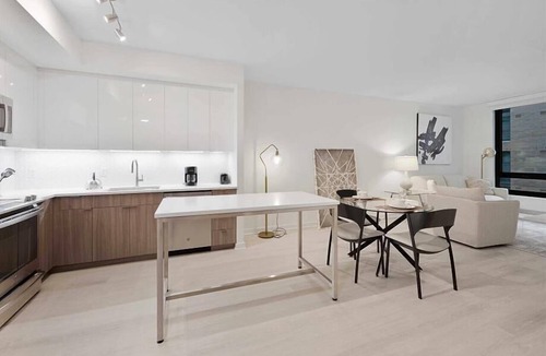 NoMa Hotel | Pristine & Quiet 2BR, Close for Metro Red Line & Union Market
