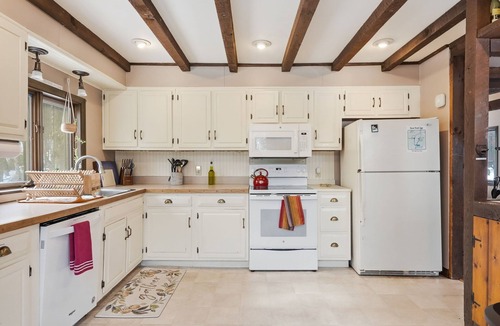 Cresco House | Private 10-Acre Creekside Cabin—80-Ft Deck, Fire Pit, Wildlife & Cozy Spaces!