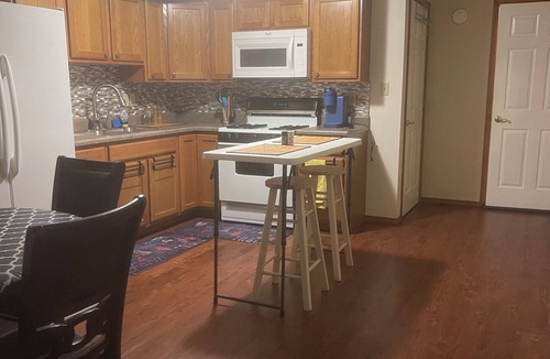 Swansea Apartment | Private apt/in-law suite in Swansea, IL. Long term rental only: 6-12 months.