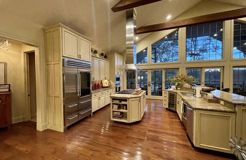Equality Cabin | Private Luxury Escape at the base of the Shawnee National Forest