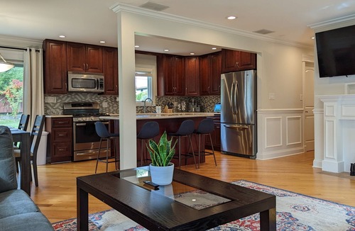 Addison House | Private & quiet 🌲 O'Hare 8mi ✈️ D/T Chicago 22mi 🏙️