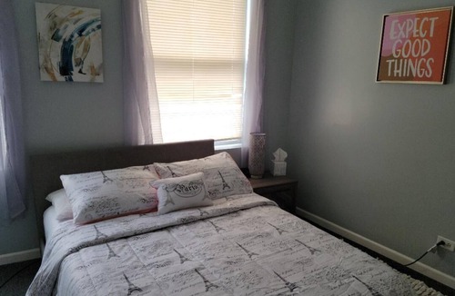 Morgan Park Apartment | Private Romantic 2 Bedroom suite in the beautiful and historic Beverly community