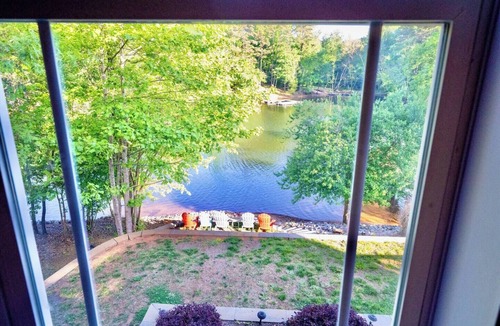 Scotts House | Private Waterfront Retreat on Lookout Shoals Lake!