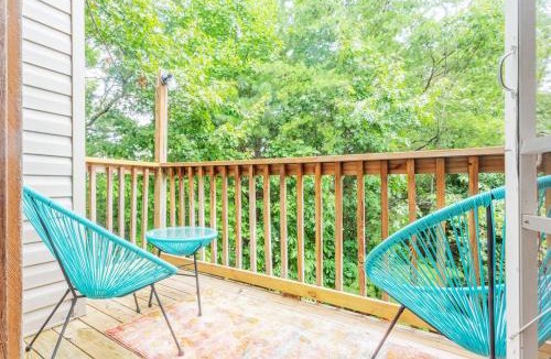 Caton House | PSYCHEDELIC DOLLYS DRIVE Wifi Grill Woods Mtns