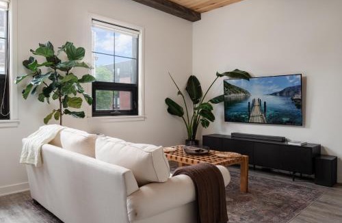 Irving Park Apartment | Pulaski Point Properties
