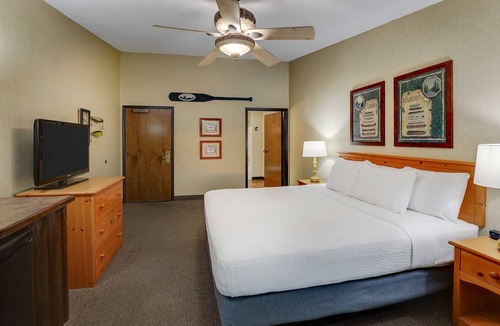 Moline Hotel | Quad Cities Charm | Pantry & Outdoor Patio Access, Next to Bike Path