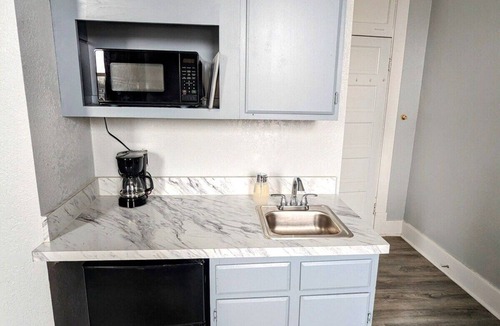 Robinson Apartment | Quaint 1BR with Kitchenette
