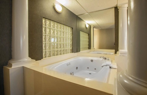 St. Charles Hotel | Quality Inn and Suites St Charles - West Chicago