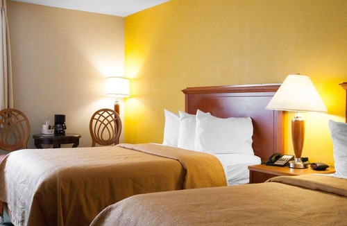 Cairo Hotel | Quality Inn Cairo I-57