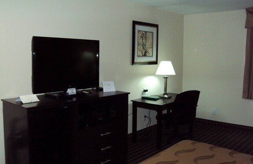 Carbondale Hotel | Quality Inn Carbondale University area