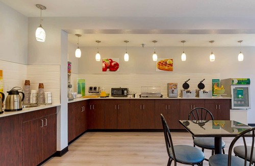 Lee Hotel | Quality Inn Lee - Lenox South