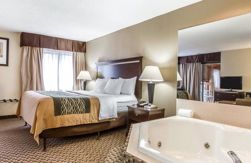 Macomb Hotel | Quality Inn Macomb near University Area