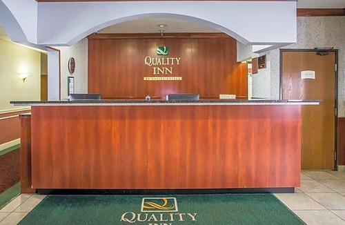 Peru Hotel | Quality Inn Peru near Starved Rock State Park