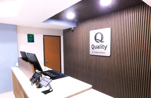 Pontiac Hotel | Quality Inn Pontiac