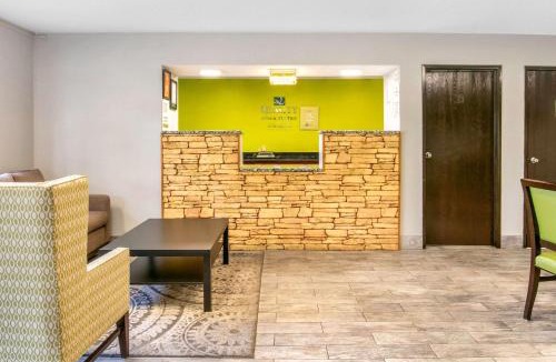 Metropolis Hotel | Quality Inn & Suites Metropolis I-24