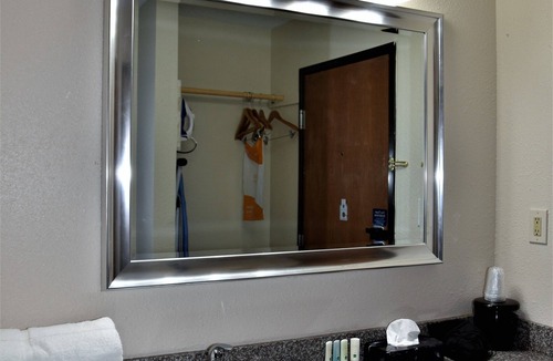 Metropolis Hotel | Quality Inn & Suites Metropolis I-24