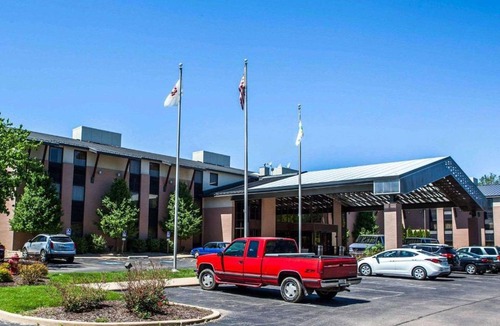 Orange Prairie Hotel | Quality Inn & Suites Peoria North