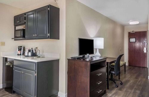 Quincy Hotel | Quality Inn & Suites Quincy - Downtown