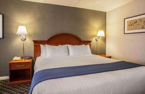 St. Charles Hotel | Quality Inn & Suites St Charles -West Chicago