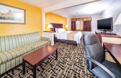 Danville Hotel | Quality Inn & Suites