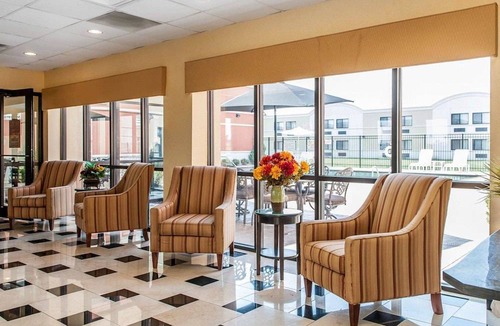 Mattoon Hotel | Quality Inn & Suites