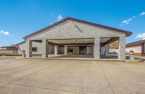 Grayville Hotel | Quality Inn