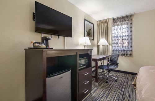 Grayville Hotel | Quality Inn