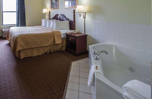 Harrisburg Hotel | Quality Inn