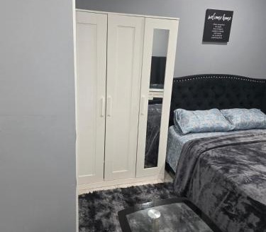 Irvington Apartment | Queen Detached Studio 1