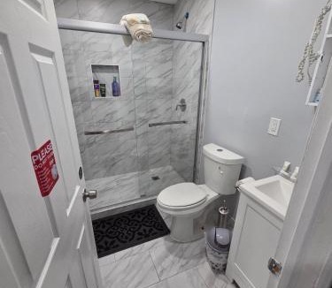 Irvington Apartment | Queen Detached Studio 1